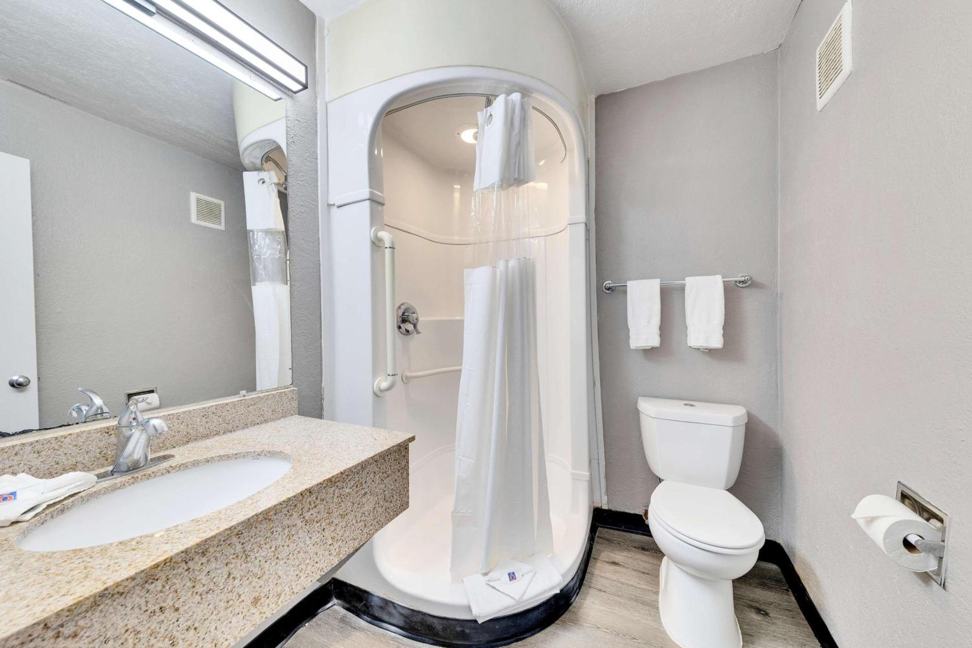 Motel 6-Austin, Tx - Airport - South ภายนอก รูปภาพ