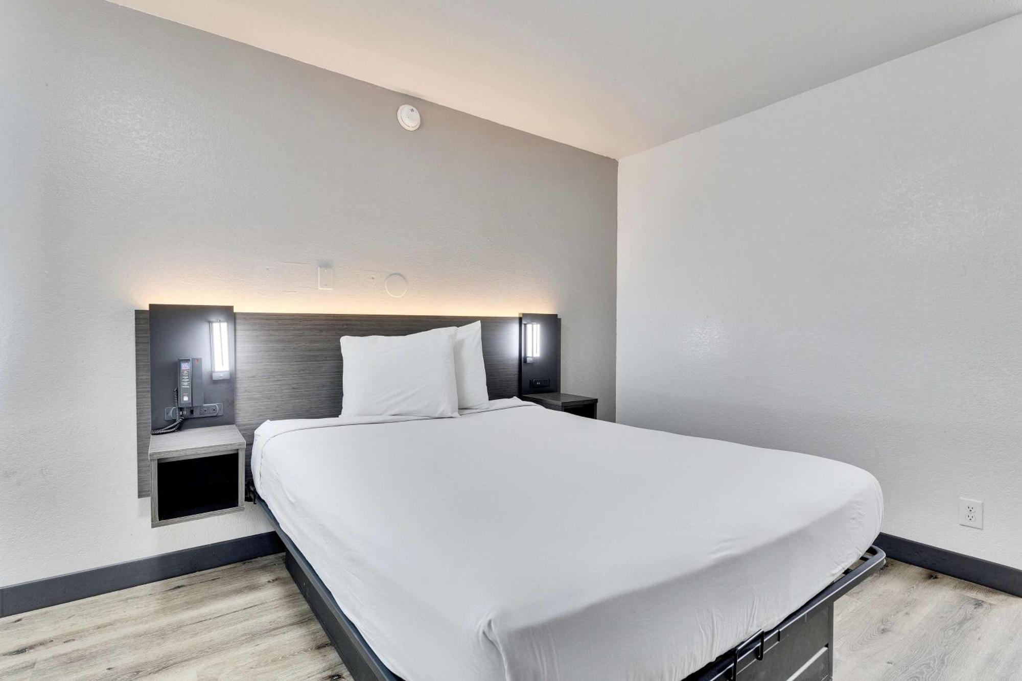 Motel 6-Austin, Tx - Airport - South ภายนอก รูปภาพ