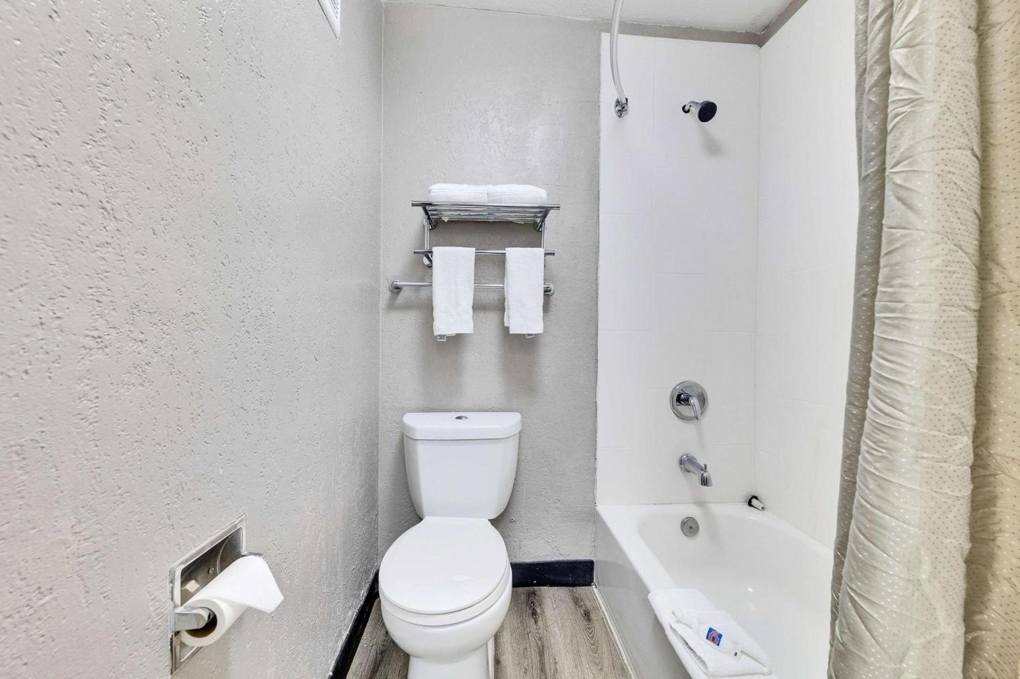Motel 6-Austin, Tx - Airport - South ภายนอก รูปภาพ