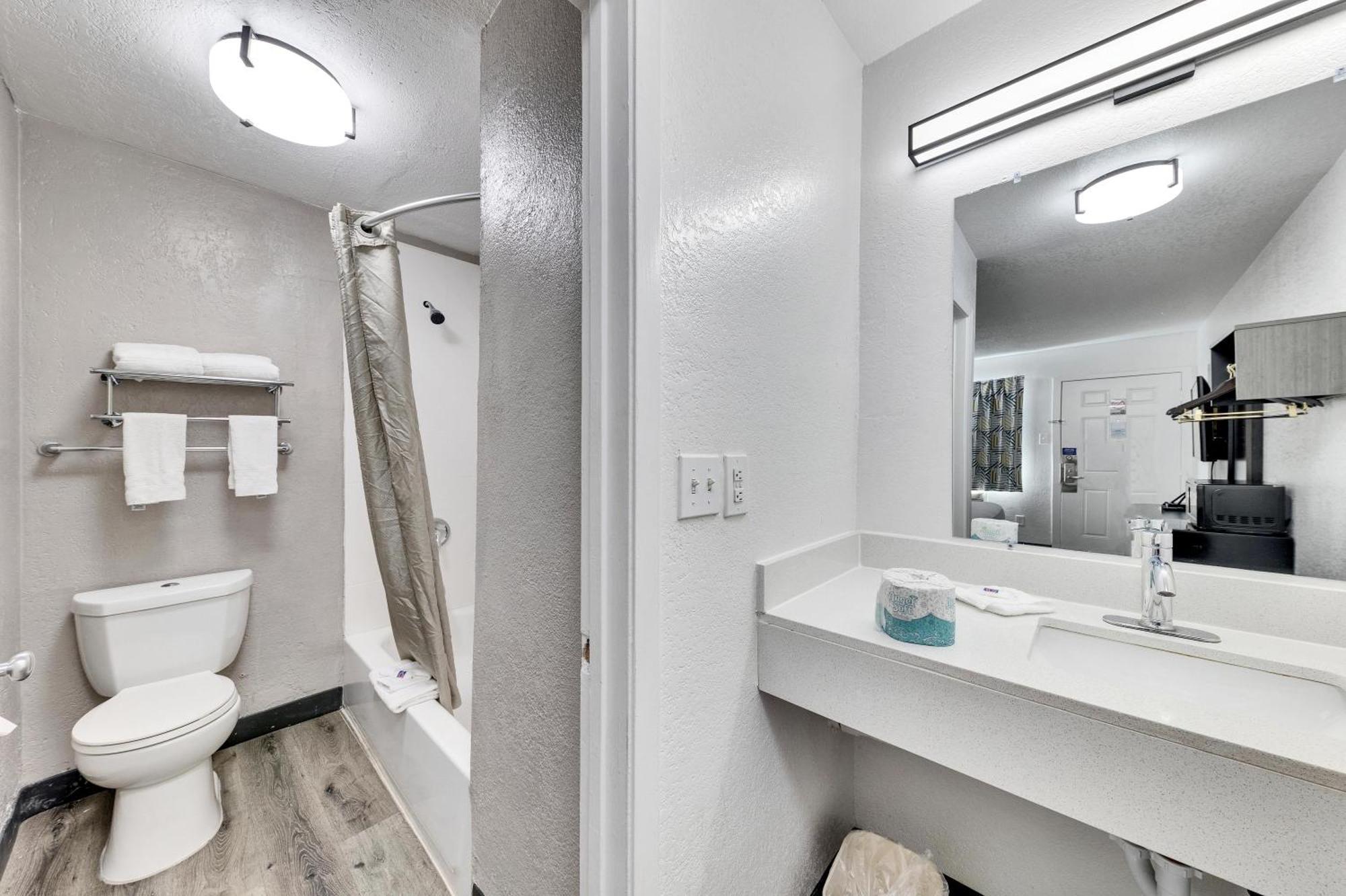 Motel 6-Austin, Tx - Airport - South ภายนอก รูปภาพ