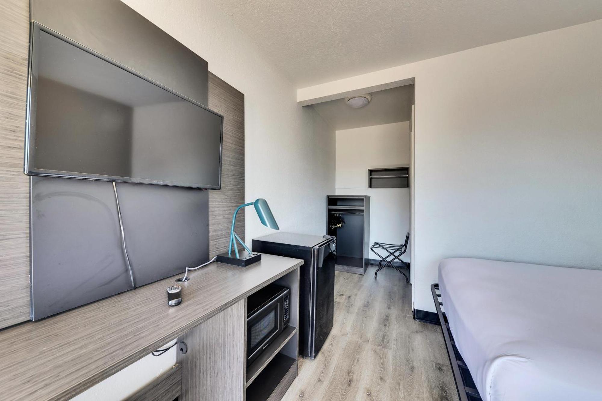Motel 6-Austin, Tx - Airport - South ภายนอก รูปภาพ