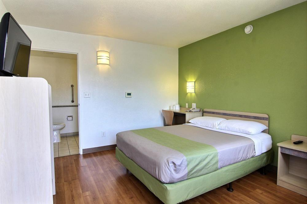 Motel 6-Austin, Tx - Airport - South ภายนอก รูปภาพ